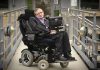 Tatăl lui Stephen Hawking era îngrijorat că fiul său „nu studiază prea mult”, dezvăluie jurnalele acestuia
