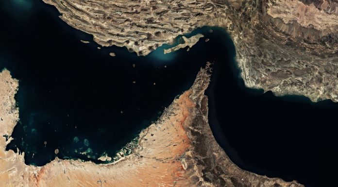 Iranul avertizează cu un "răspuns imediat" în cazul unei desfăşurări franceze şi britanice în Strâmtoarea Ormuz