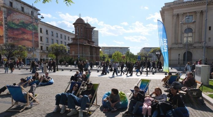 Piaţa Revoluţiei devine spaţiu al dialogului şi comunităţii în al patrulea weekend „Străzi deschise – Bucureşti”