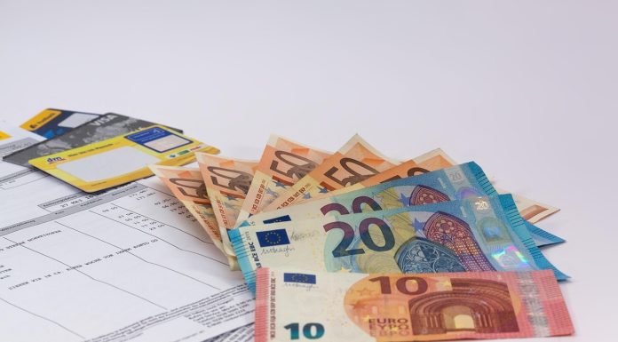 Schimbare importantă pregătită în facturile de telefonie din România