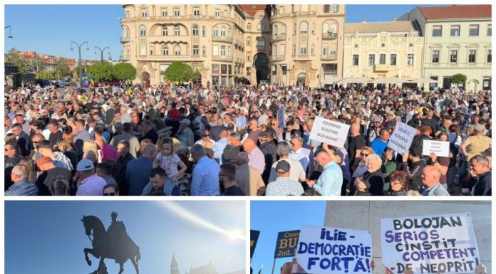Orădenii au ieșit în stradă pentru a-l susține pe premier: „Bolojan, nu uita, Oradea-i de partea ta”