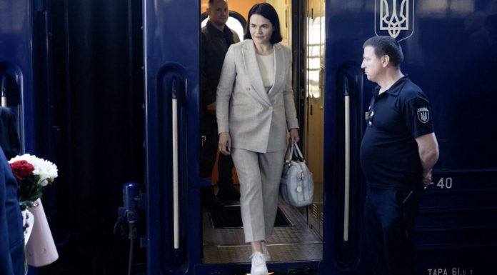 Politicianul trimis în exil de Lukașenko după „prezidențialele” din Belarus, vizită-surpriză la Kiev. Scopul deplasării