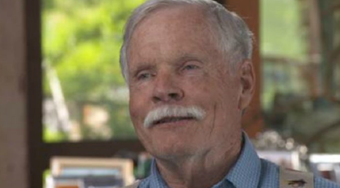 UPDATE – Ted Turner, fondatorul reţelei americane CNN, a murit la vârsta de 87 de ani. Cine a fost omul care a revoluţionat televiziunea. Povestea de dragoste trăită cu actriţa Jane Fonda l-a marcat profund