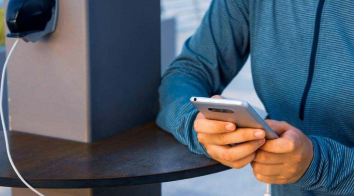 Psihologii sunt de acord: Persoanele care își țin telefonul pe silențios au o trăsătură de personalitate comună