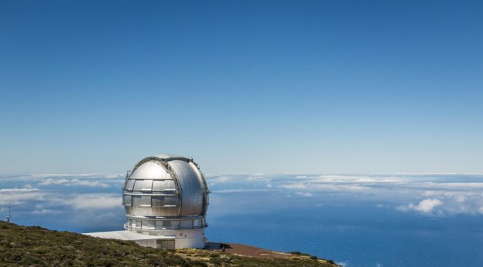 Rivalitatea dintre SUA și China ar putea bloca două proiecte de telescoape astronomice din Anzi
