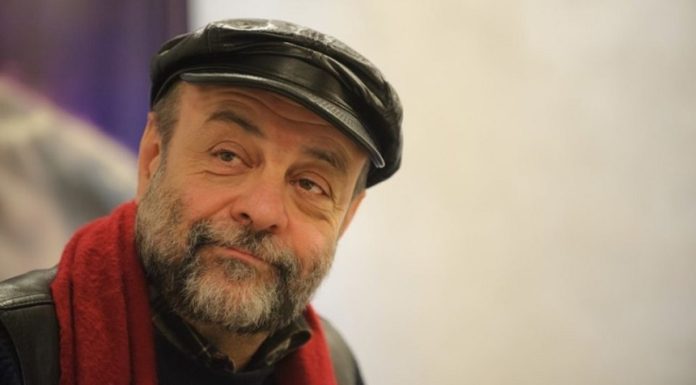 Regizorul Gábor Tompa, despre spectacolul său „Hamlet”, optimist: „Teatrul poate reconcilia dacă nu cedează unor cerinţe superficiale şi de distracţie ieftină”
