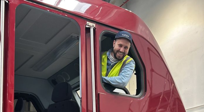FOTO România testează un tren ce poate circula cu viteze de până la 200 km/h