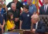 Trump, moment viral în Biroul Oval după discuția cu o mică voleibalistă: „Poate că fotbalul ar fi mai bun pentru tine”
