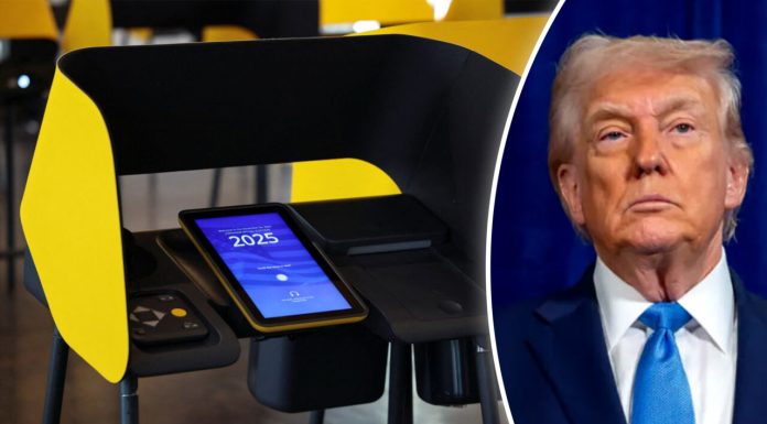 Reuters: Oficialii administrației Trump au încercat să interzică jumătate din mașinile de vot din SUA, invocând teorii ale conspirației
