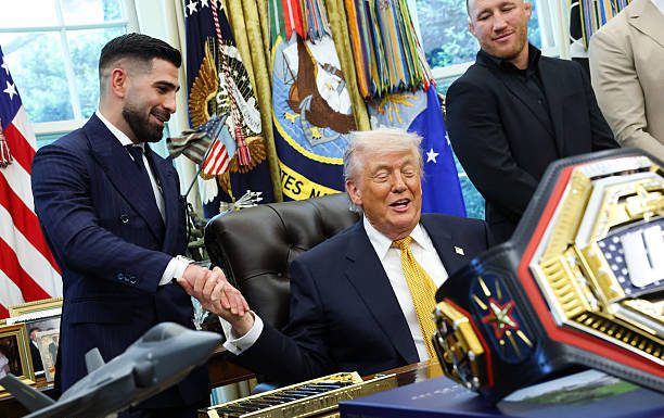 „Nu-i rău, nu-i aşa?…”: Donald Trump dezvăluie scena luptei de MMA organizate de UFC pe peluza Casei Albe