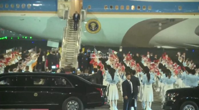 Donald Trump soseşte la Beijing pentru a se întâlni cu omologul său chinez Xi Jinping