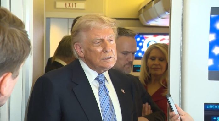 Donald Trump a spus că Xi Jinping este de acord că Iranul trebuie să redeschidă strâmtoarea Ormuz, în timp ce China a afirmat că războiul ”nu ar fi trebuit să înceapă”