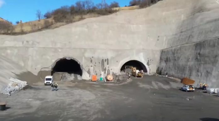 Director CNAIR: A fost străpunsă astăzi şi a doua galerie a tunelului Robeşti de pe Autostrada Sibiu-Piteşti – VIDEO