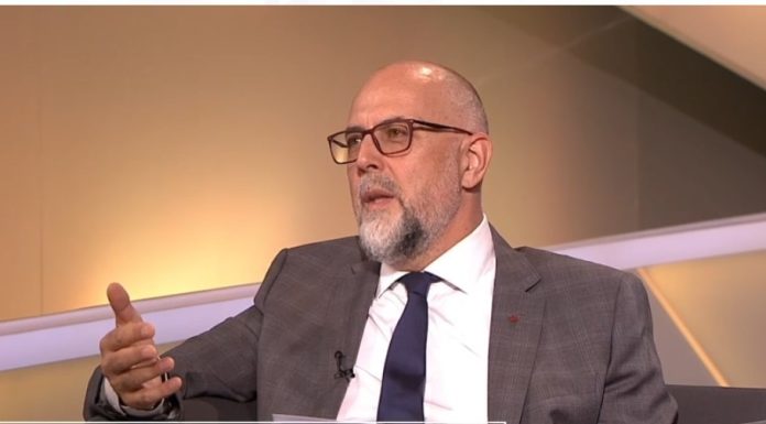 Kelemen: Unii spun că trebuie lăsat AUR să încerce să guverneze, să arate ce poate. Eu zic că răul nu trebuie banalizat, nu trebuie să-l aduci aproape de tine, pentru că te obişnuieşti foarte repede cu răul