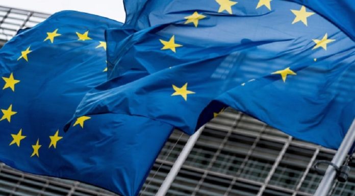 UE cere SUA să reintroducă tarifele convenite în acordul comercial înainte de aniversarea acestuia