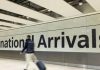 Imigraţia netă în Regatul Unit a scăzut cu jumătate în 2025, anunţă ONS. Guvernul se angajează să pună capăt dependenţei regatului de forţa de muncă ieftină