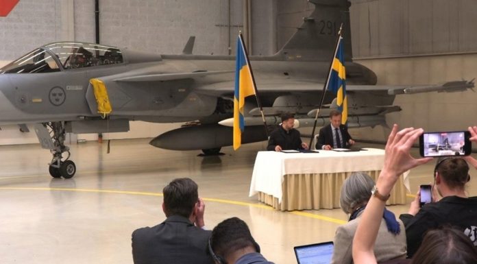 Suedia urmează să vândă Ucrainei 20 de avioane de vânătoare de tip Gripen E/F, finanţate cu fonduri europene, şi să-i doneze alte 16 avioane de tip Gripen C/D, anunţă Ulf Kristersson şi Volodimir Zelenski