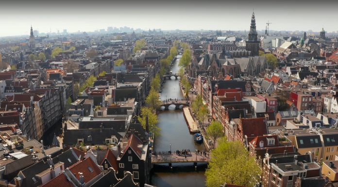 Digi convoacă AGA la Amsterdam pentru acordarea de dividende