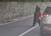 Turist bulgar, atacat de urs pe Transfăgărășan. Momentul a fost filmat de un martor