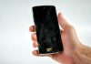 Folie de sticlă pentru smartphone: cum alegi una bună și de ce unele strică experiența tactilă