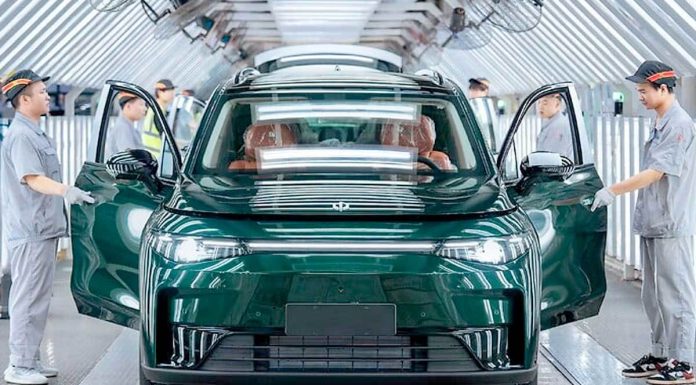 FOTO Stellantis și Leapmotor vor produce în Spania un SUV german cu componente chinezești