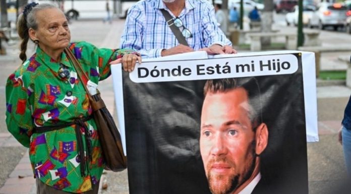 Cadavrul unui deţinut politic, Victor Hugo Quero Navas, urmează să fie exhumat la nouă luni de la deces, după ce autorităţile venezuelene recunosc pentru prima oară moartea unei persoane date dispărute la mai multe luni după arestarea şi decesul acesteia