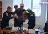 Scandal la Garda Forestieră București. Fostul șef, încătușat în birou și luat cu forța de polițiști: ”Dom'le, nu mă opun!”