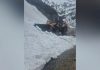 Transfăgărășan se pregătește de redeschidere. Drumarii lucrează pentru înlăturarea zăpezii. Când s-ar putea circula