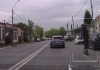 Un tânăr care gonea pe o trotinetă electrică și depășea mașinile, în Brăila, este căutat de polițiști. Un șofer l-a filmat