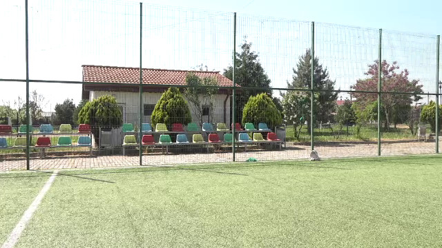 Un teren de sport de 370.000 de lei din Brăila, închis după ce un vecin s-a plâns de gălăgie. Scandalul a ajuns în instanță