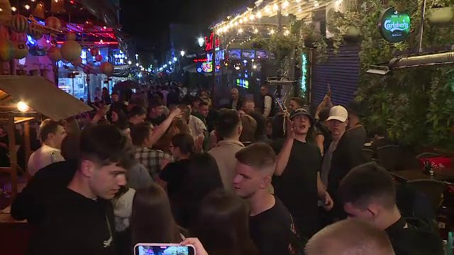 Mii de fani ai lui Max Korzh au transformat Centrul Vechi într-o petrecere înaintea concertului de sâmbătă