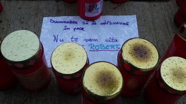 Afecțiunea de care ar fi suferit elevul de 15 ani care a murit în pauză. Ce au descoperit legiștii