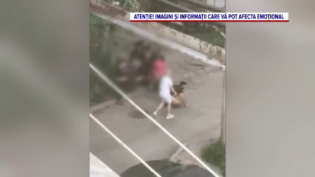 Bătaie pe o stradă din Iași. Un bărbat a atacat doi tineri cu un lemn, enervat că făceau gălăgie cu o minge
