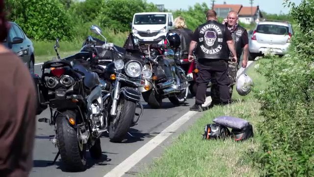 Un șofer a intrat într-un convoi de motocicliști în Timiș. Doi cetățeni maghiari au ajuns la spital