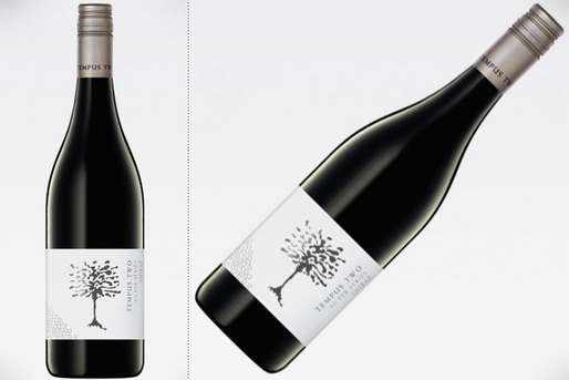 Vinul zilei: un Shiraz de Lume Nouă, din Australia, un roșu cu arome de cireșe, prune și vanilie. Un vin catifelat, care poate fi savurat în fiecare zi, alături de carne roșie la grătar, brânzeturi maturate sau vânat cu pene