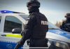Un deputat din Satu Mare reclamă că ”Poliţia Economică face spectacol” – 35 de mascaţi au descins la Primăria Socond şi la două şcoli, de unde s-au ridicat un registru şi nişte avize: Raportul acesta de forţe nu l-am înţeles / Reacţia Poliţiei