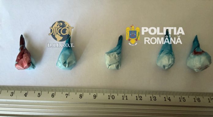Constanţa: Bărbat de 35 de ani, prins când vindea cocaină cu sume cuprinse între 1.200 şi 2.000 de lei la o tranzacţie