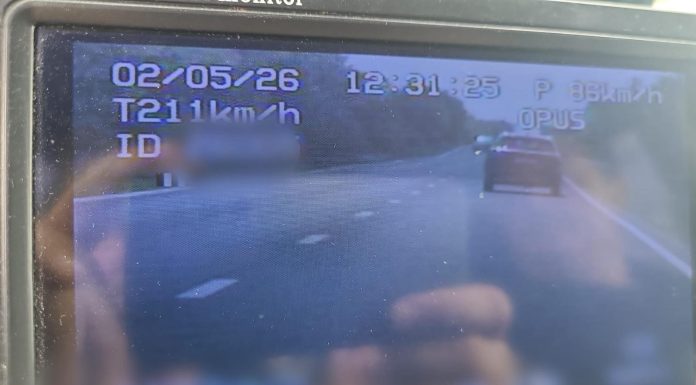 Timiş: Şofer prins în timp ce circula cu peste 200km/oră pe un drum naţional/ A rămas fără permis pentru 4 luni – FOTO