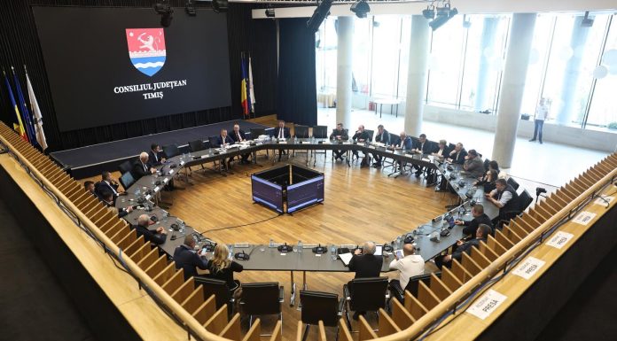 Bugetul judeţului Timiş, adoptat în unanimitate / Alfred Simonis: Avem şi o coaliţie la nivelul judeţului Timiş, formată din PSD şi PNL, care a funcţionat, funcţionează şi mi-aş dori să nu aducem mocirla de la Bucureşti la judeţul Timiş