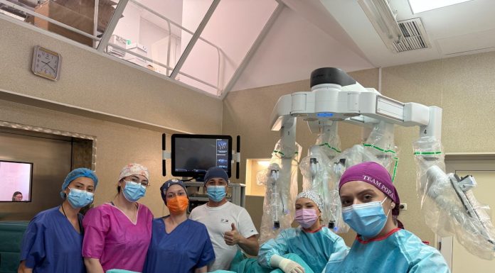 Prima intervenţie robotică ginecologică la Spitalul Judeţean Timişoara/ Pacienta avea o tumoră voluminoasă