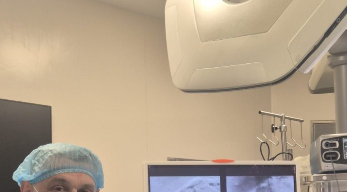 Premieră medicală la Spitalul Judeţean Timişoara – Pacient de 78 ani cu anevrism de aortă abdominală, operat cu succes printr-o nouă procedură – FOTO