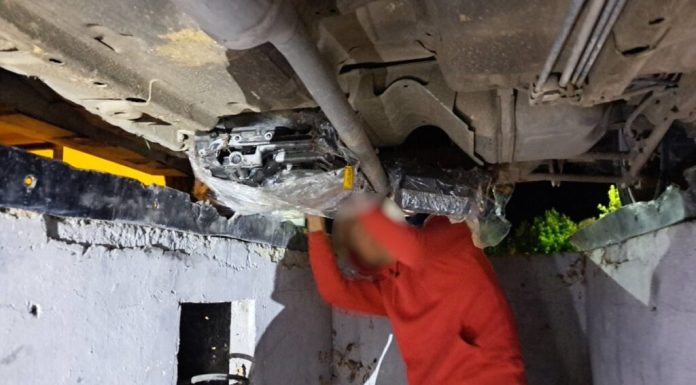 Moldo-român, amendat cu 8.000 de lei. Metoda ingenioasă prin care a încercat să ascundă componente de motor la frontieră