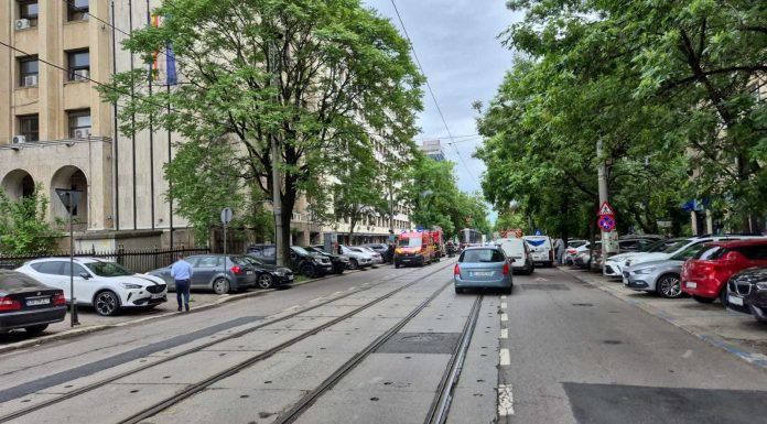 Lift căzut în gol – Toate ascensoarele din incinta Palat CFR sunt oprite şi vor fi supuse unor verificări / Liftul din incident, supus miercuri unei revizii tehnice majore / Intervenţia, verificată