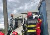 Prahova – Accident între un autobuz şi un camion, la Şirna. Şoferul autocamionului a fost rănit. A fost solicitat elicopterul SMURD – FOTO
