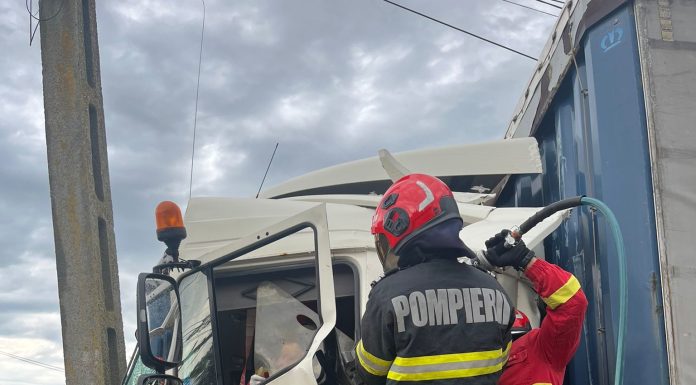 Prahova – Accident între un autobuz şi un camion, la Şirna. Şoferul autocamionului a fost rănit. A fost solicitat elicopterul SMURD – FOTO
