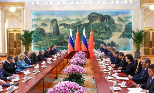 Xi și Putin semneaza o declaratie în care atacă „hegemonismul” occidental și cer o nouă ordine mondială