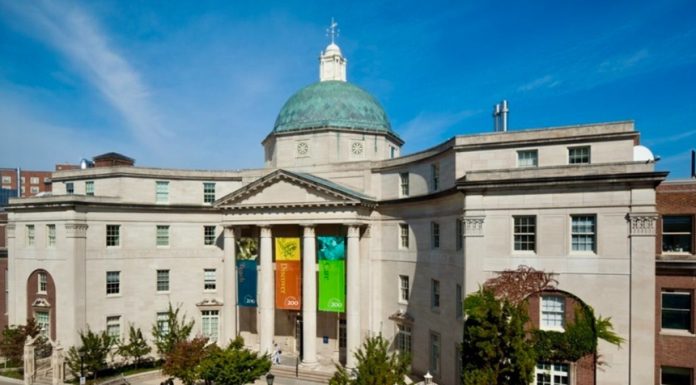 Administraţia Trump acuză Facultatea de Medicină a prestigioase Universităţi Yale de de discriminarea candidaţilor albi şi asiatici. Departamentul Justiţiei anunţă că vrea ”să încheie un acord de soluţionare amiabilă”, pentru ca Yale să se pună ”în confor