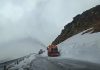 Utilajele lucrează fără oprire pe Transalpina și Transfăgărășan. Zăpada depășește cinci metri | VIDEO