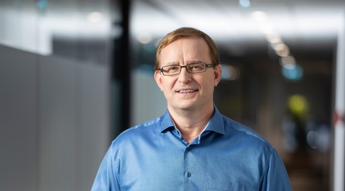 Zdenek Romanek, CEO Raiffeisen Bank: Menținem ritmul de angajare. Clienții merită mai mult acces la expertiză umană, nu doar aplicații mai bune