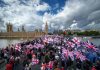 Zeci de mii de persoane au manifestat la Londra la un marș anti-imigrație